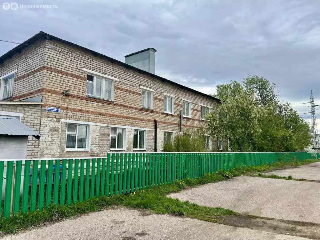 3-комнатная квартира: село Толбазы, улица Ленина, 159 (55.2 м) - Фото 0