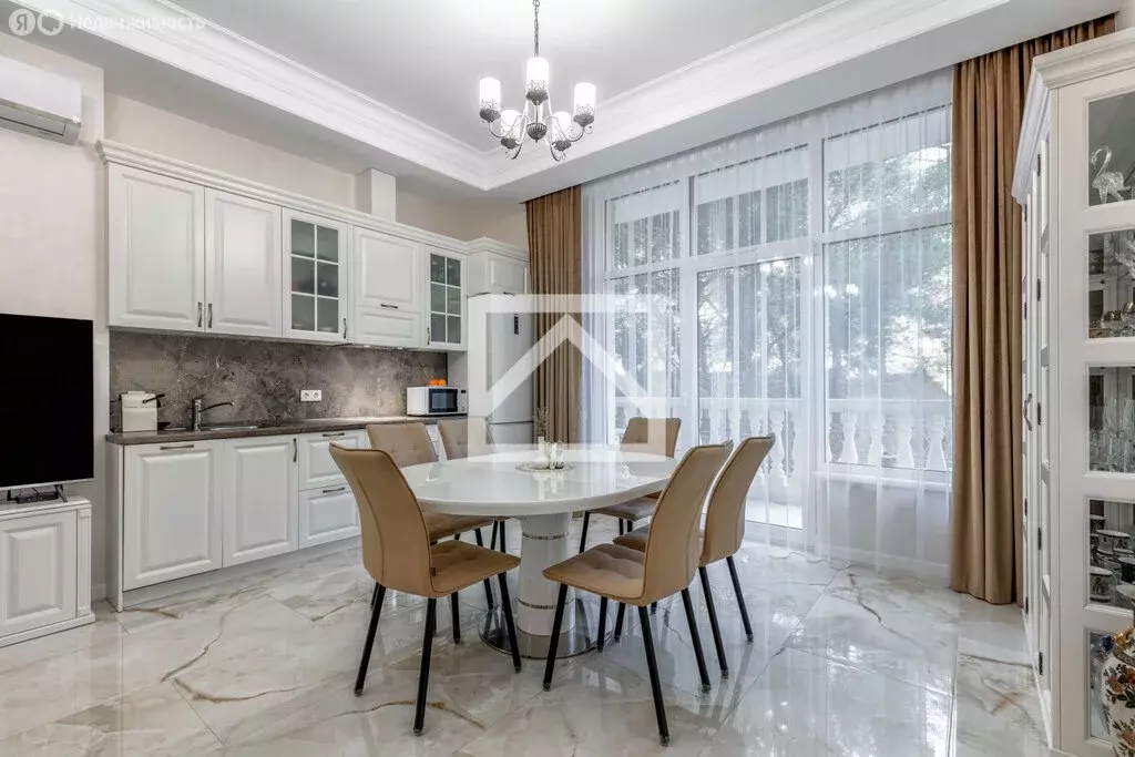 2-комнатная квартира: Ялта, улица Войкова, 20 (82 м) - Фото 1