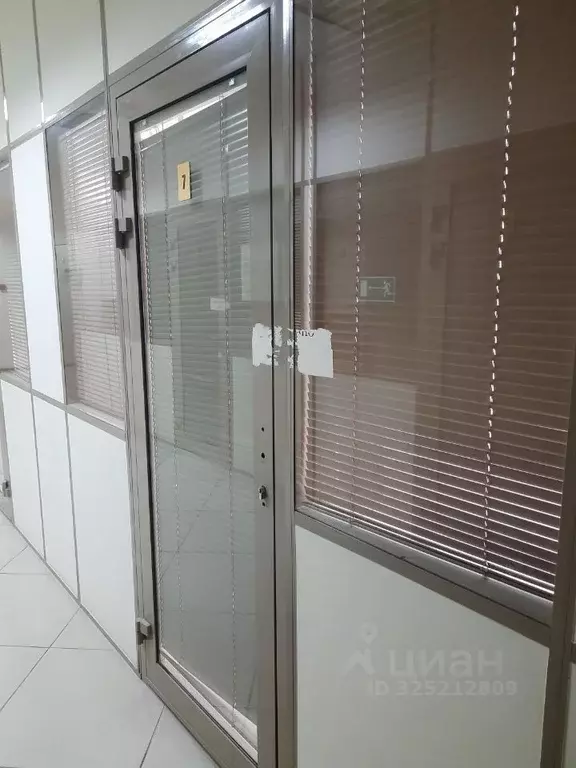 Помещение свободного назначения в Тюменская область, Ишим ул. Карла ... - Фото 1