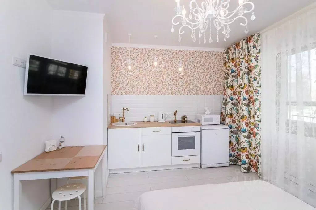 Студия Тюменская область, Тюмень ул. Парада Победы, 7 (25.0 м) - Фото 1