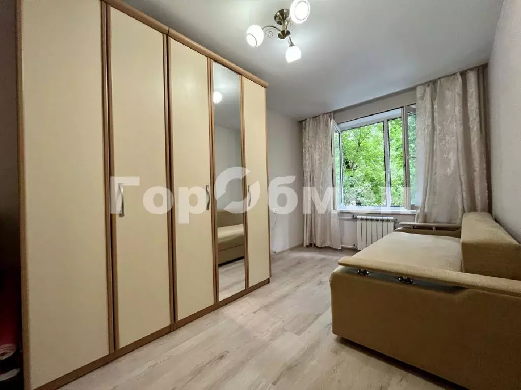 Продается комната в 7-комнатной квартире - Фото 1
