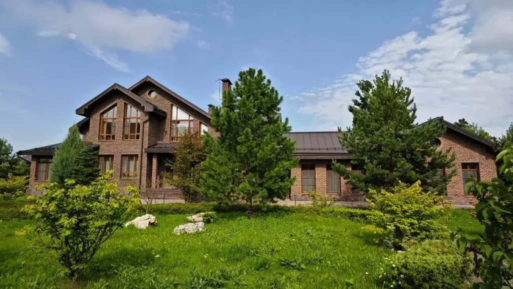 Дом в Москва д. Столбово, ул. Геологов, 24 (333 м) - Фото 1