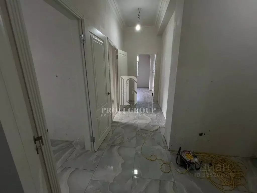 2-к кв. Дагестан, Махачкала ул. Магомедтагирова (68.0 м) - Фото 1