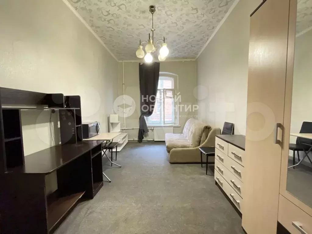 Комната 14,3 м в 9-к., 2/4 эт. - Фото 0