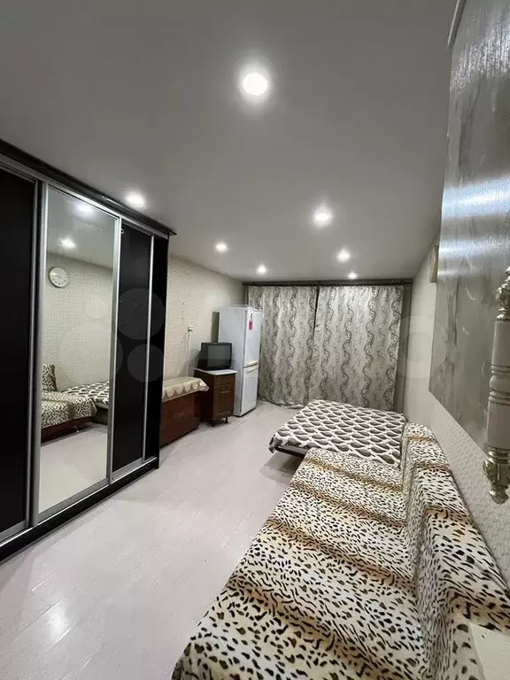Комната 18 м в 5-к., 1/5 эт. - Фото 0