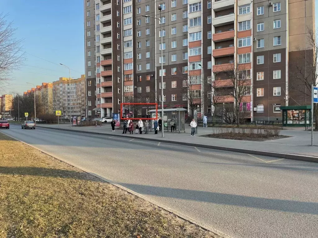 Торговая площадь в Санкт-Петербург просп. Кузнецова, 22к1 (107 м) - Фото 1