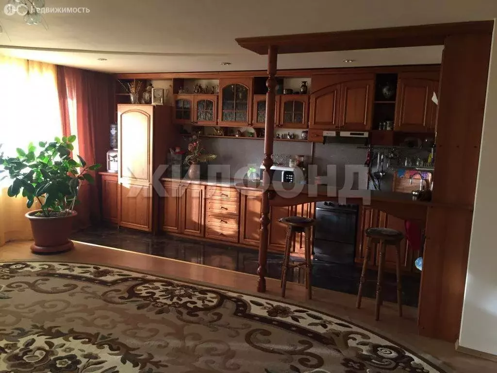 3-комнатная квартира: Томск, проспект Ленина, 199 (100 м) - Фото 1