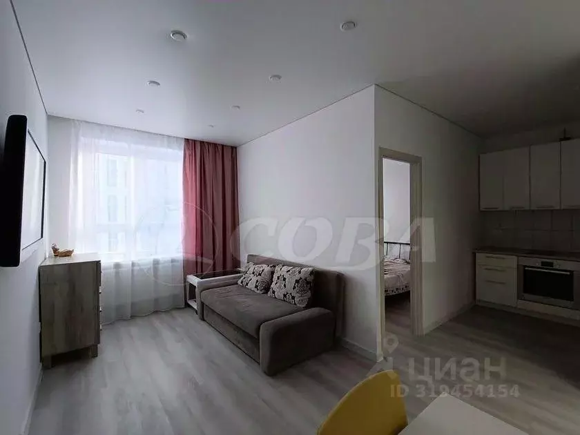 2-к кв. Тюменская область, Тюмень ул. Республики, 204к4 (42.0 м) - Фото 0
