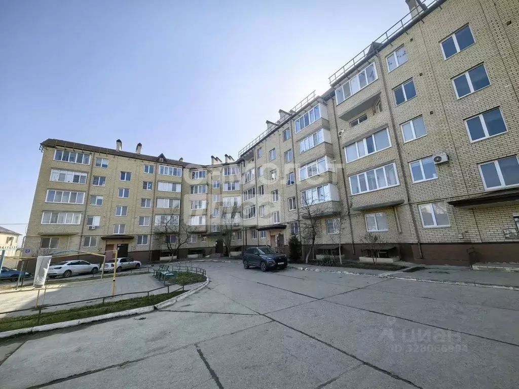 2-к кв. Калмыкия, Элиста ул. Герасименко, 57А (61.2 м) - Фото 1