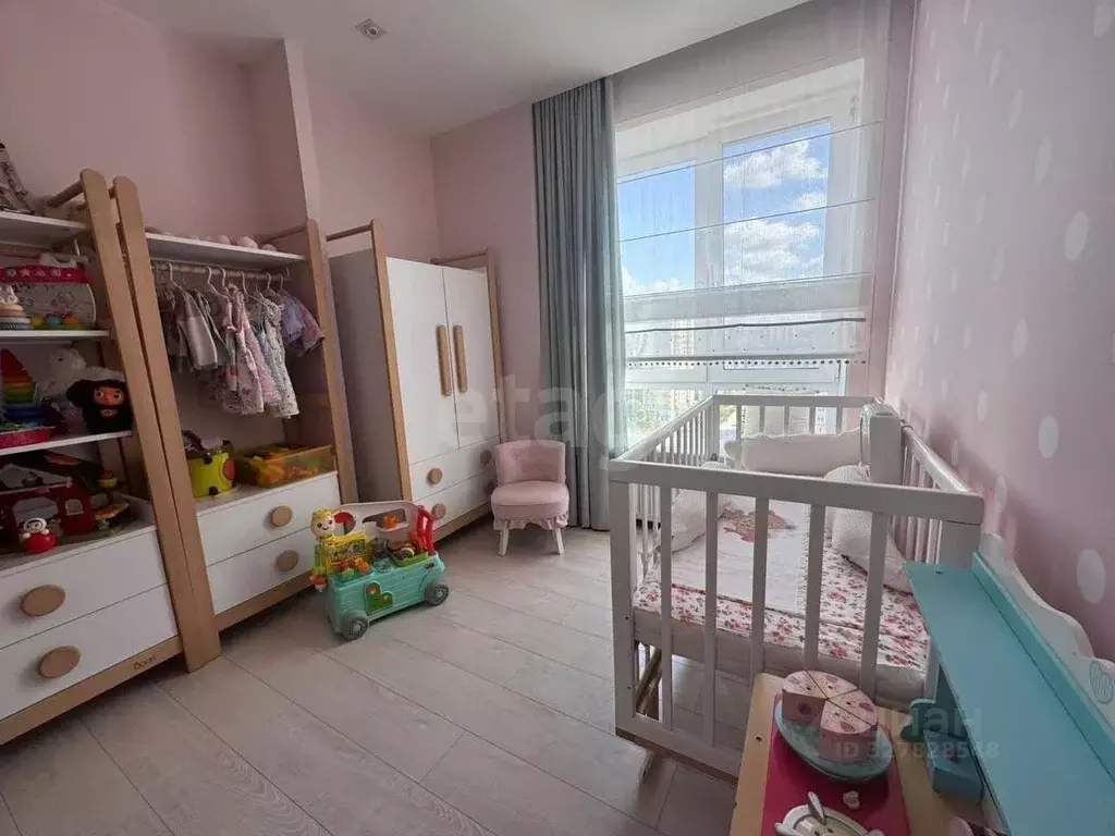 4-к кв. Тюменская область, Тюмень ул. Муравленко, 1к1 (105.2 м) - Фото 1