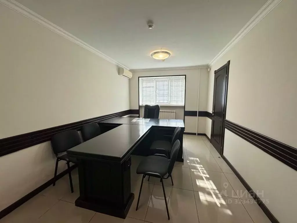 Офис в Кабардино-Балкария, Нальчик ул. Хмельницкого (350 м) - Фото 1