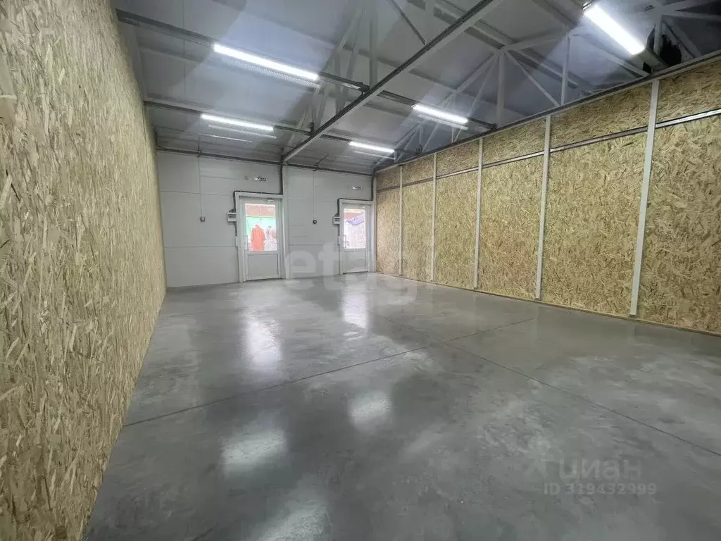 Торговая площадь в Астраханская область, Астрахань Красная Набережная ... - Фото 1