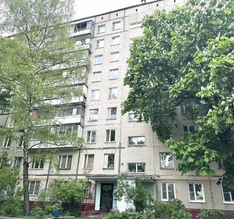 Комната 13 м в 3-к., 4/9 эт. - Фото 0