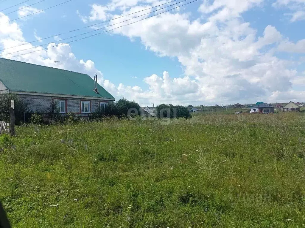 Участок в Башкортостан, Стерлибашевский сельсовет, с. Стерлибашево ул. ... - Фото 1