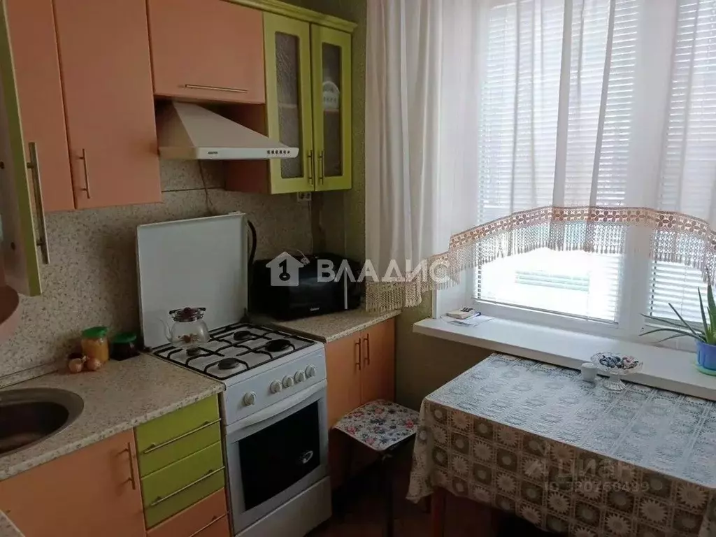 3-к кв. Белгородская область, Белгород Первомайская ул., 11 (59.0 м) - Фото 0