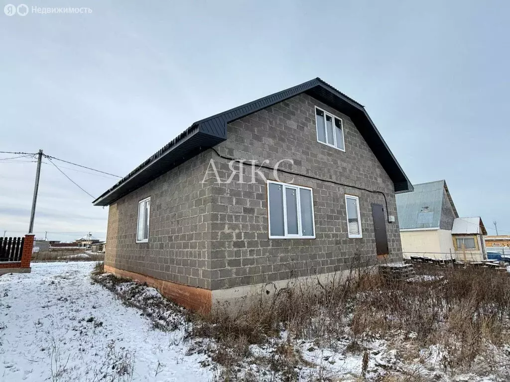 Дом в Ишимбай, улица Новостроек (160 м) - Фото 2