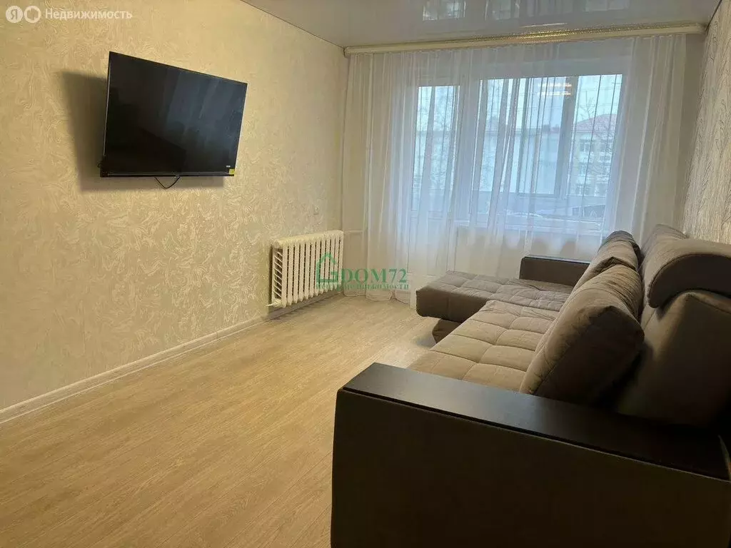 3-комнатная квартира: Тобольск, 6-й микрорайон, 17А (61 м) - Фото 0