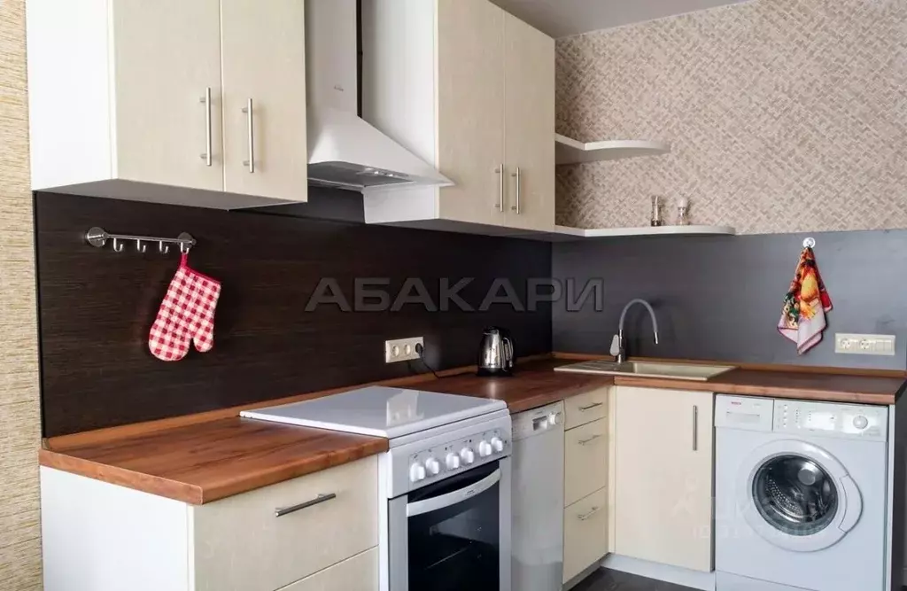 3-к кв. Красноярский край, Красноярск ул. Ленина, 128 (70.0 м) - Фото 0