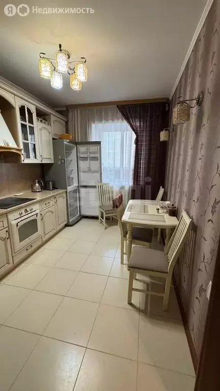 2-комнатная квартира: Тюмень, улица Евгения Богдановича, 11/3 (55 м) - Фото 1