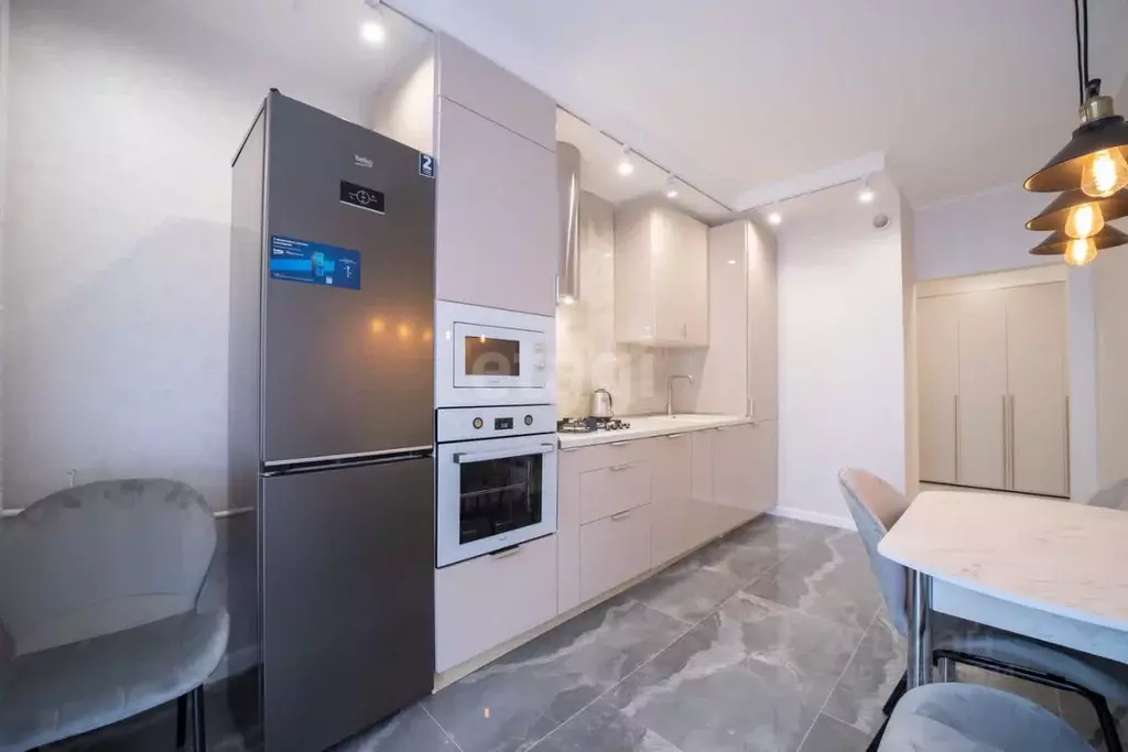 2-к кв. Калининградская область, Калининград Орудийная ул., 38В (70.0 ... - Фото 1