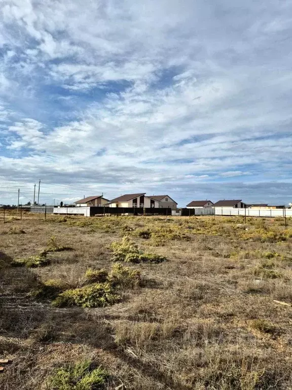 Участок в Астраханская область, Приволжский район, пос. Кирпичного ... - Фото 1