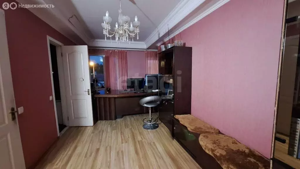 4-комнатная квартира: Симферополь, Гражданская улица, 21 (235.8 м) - Фото 1