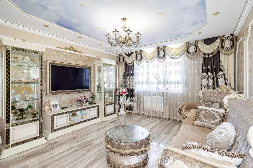 3-к кв. Свердловская область, Екатеринбург ул. Коуровская, 13 (88.6 м) - Фото 0