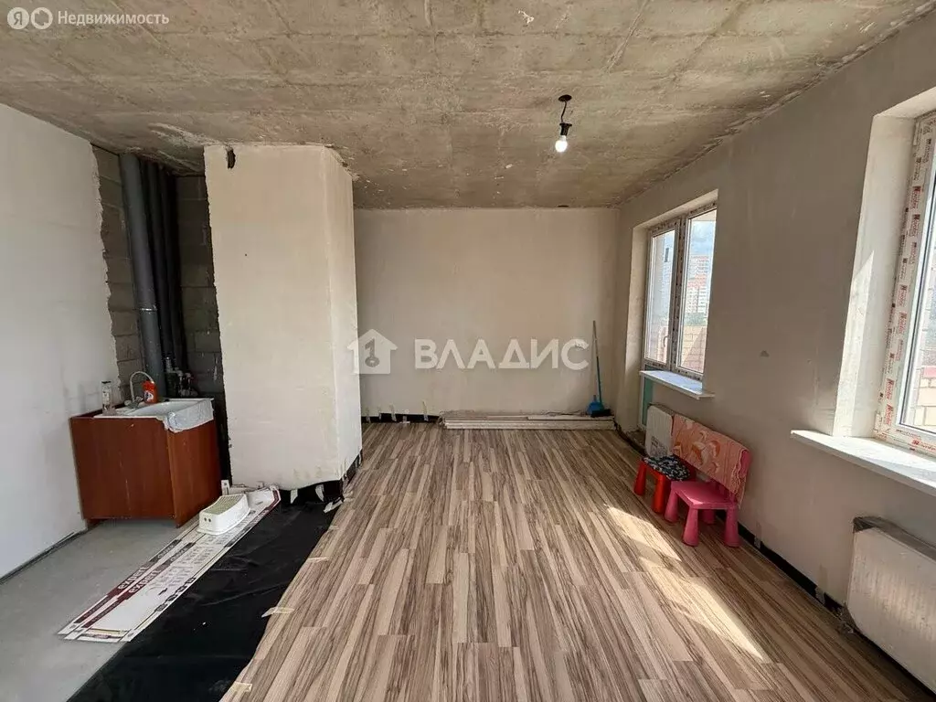 3-комнатная квартира: Краснодар, улица Гидростроителей, 62к3 (79 м) - Фото 1