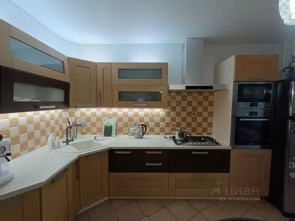 3-к кв. Курская область, Курск ул. Челюскинцев, 23 (98.3 м) - Фото 2