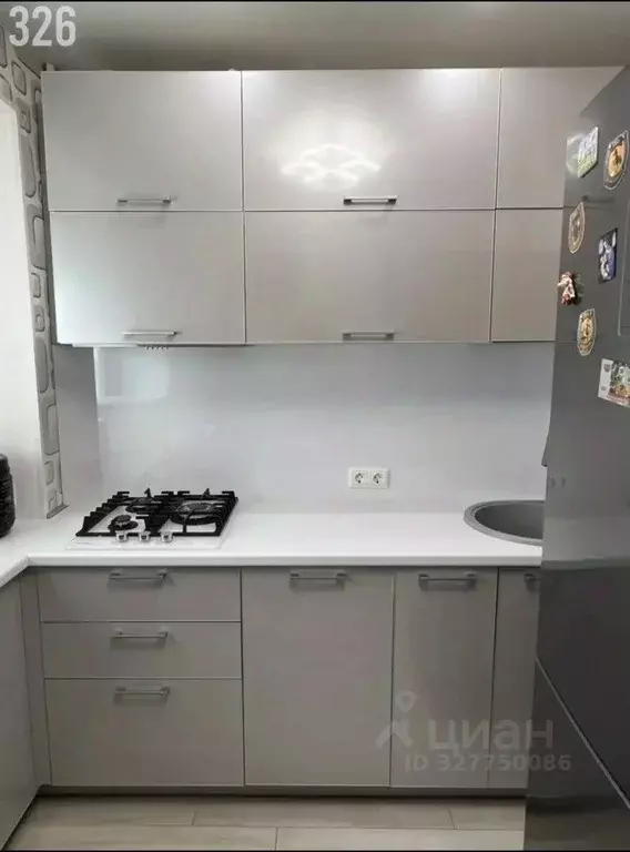 2-к кв. Крым, Феодосия ул. Анюнаса, 4 (40.5 м) - Фото 2