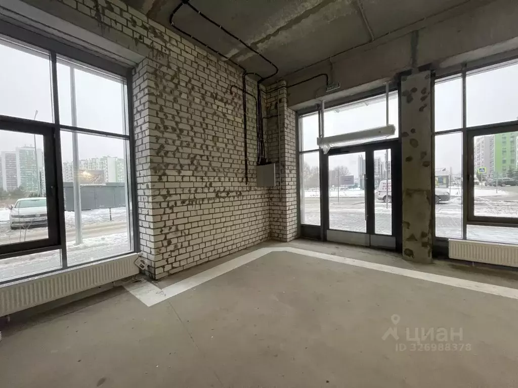 Помещение свободного назначения в Татарстан, Казань ул. Азата ... - Фото 1