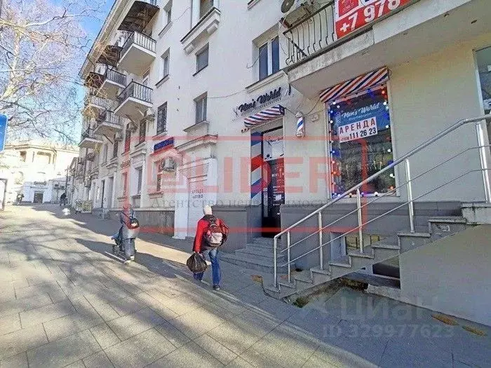 Торговая площадь в Севастополь ул. Адмирала Октябрьского, 1 (50 м) - Фото 1