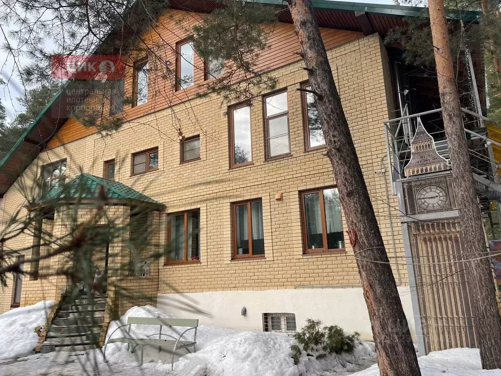 Дом в Рязанская область, Рязанский район, Заборьевское с/пос, с. ... - Фото 1