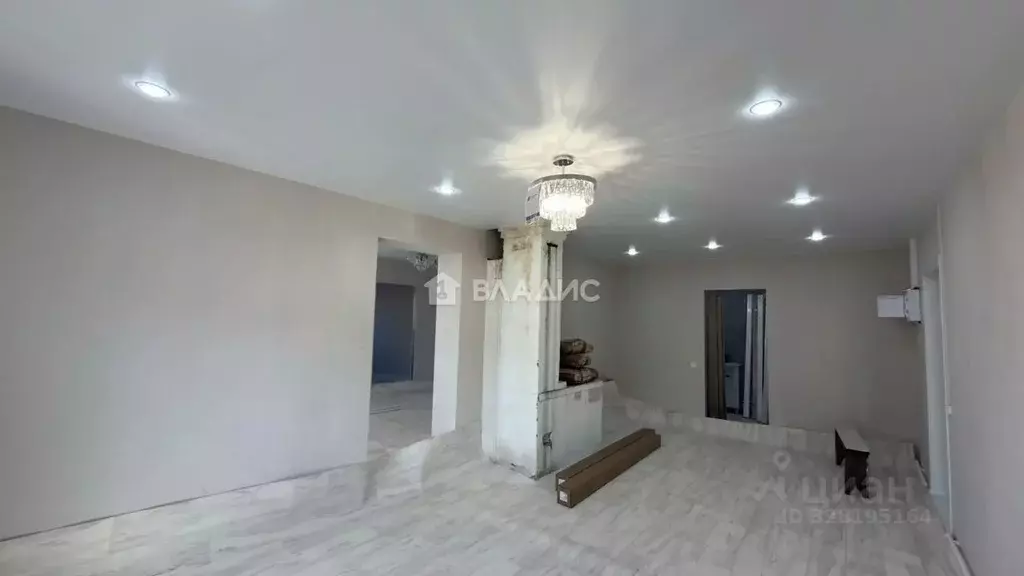 Дом в Бурятия, Улан-Удэ Брусничная ул. (150 м) - Фото 1