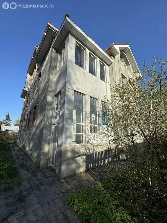 Дом в Нижний Новгород, улица Братьев Игнатовых, 4 (450 м) - Фото 1