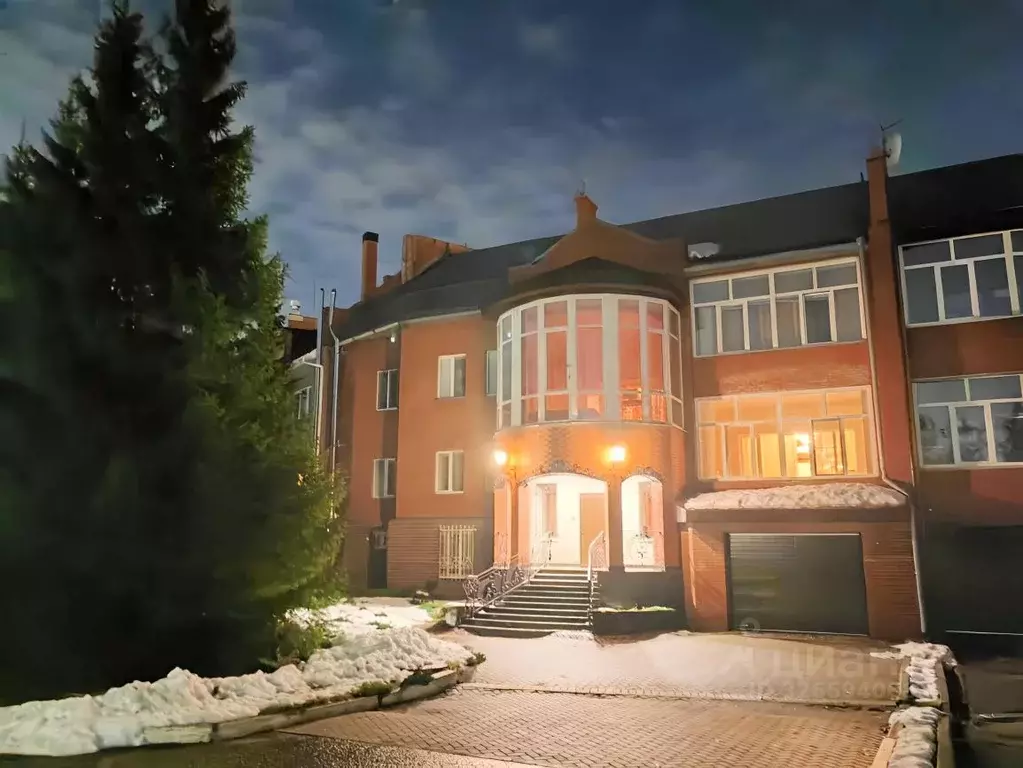 Таунхаус в Омская область, Омск ул. Суворова, 90к7 (640 м) - Фото 1