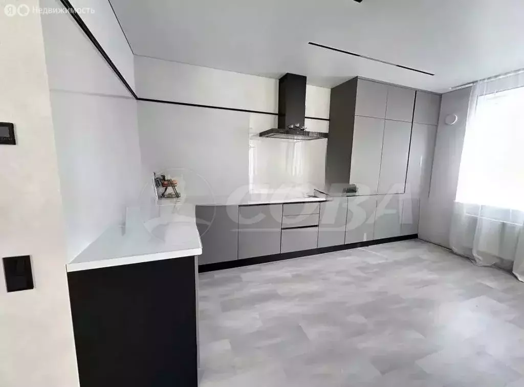 3-комнатная квартира: Тюмень, улица Республики, 204к6 (86 м) - Фото 1