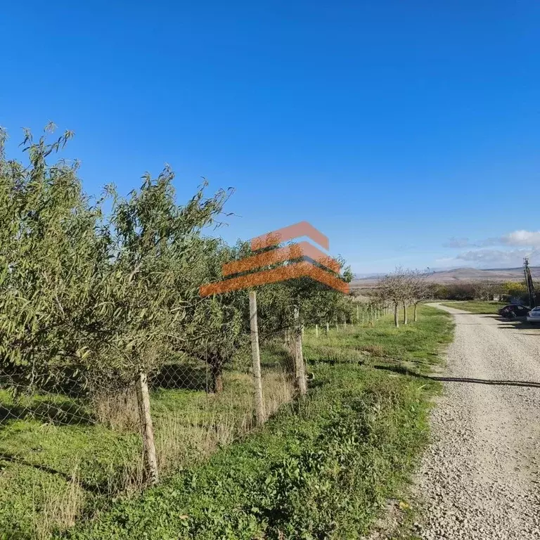 Участок в Крым, Кировский район, Первомайское с/пос, с. Отважное ул. ... - Фото 1