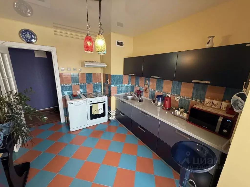 3-к кв. Ямало-Ненецкий АО, Салехард ул. Чубынина, 24 (67.9 м) - Фото 1