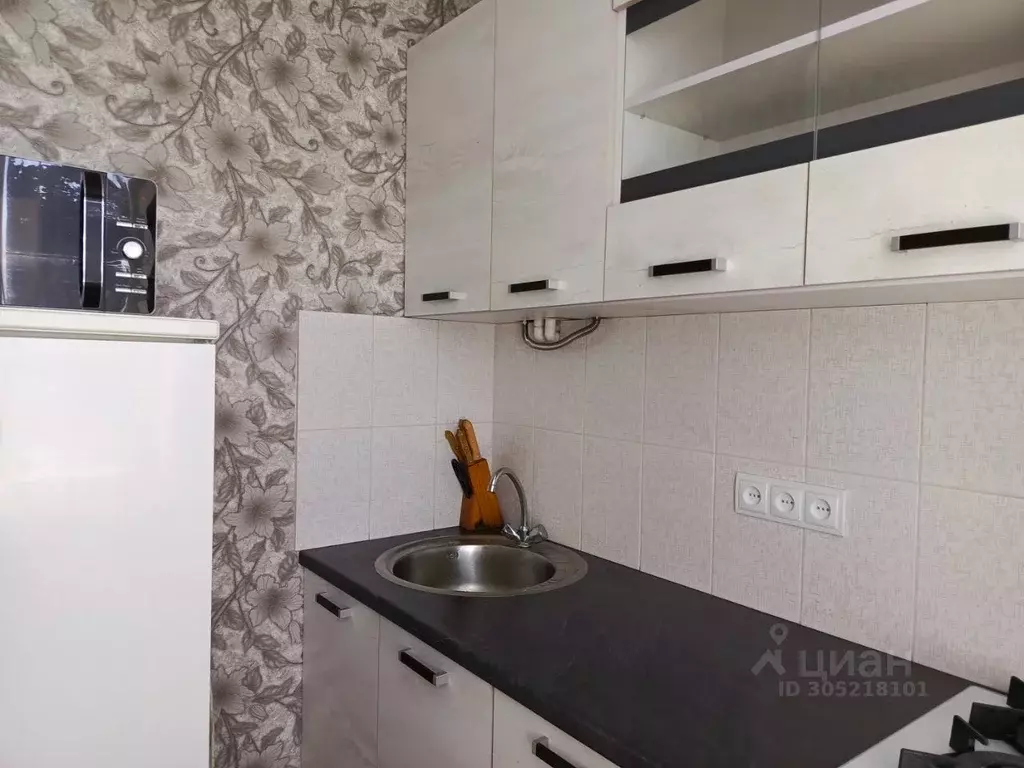 2-к кв. Севастополь ул. Батумская, 36 (41.0 м) - Фото 0