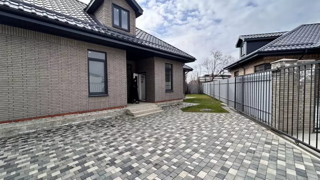 Дом в Адыгея, Тахтамукайский район, Старобжегокайское с/пос, Новая ... - Фото 1