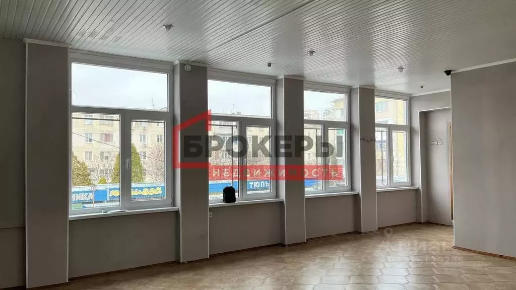 Помещение свободного назначения в Севастополь просп. Октябрьской ... - Фото 1