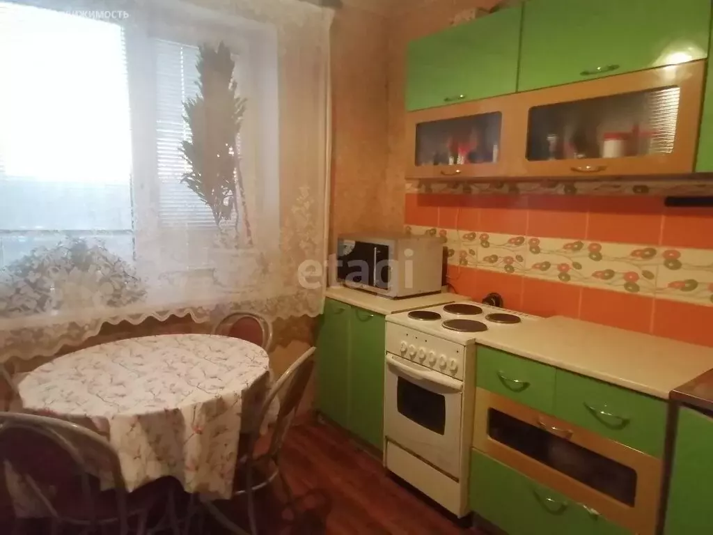 2-комнатная квартира: Тюмень, улица 50 лет ВЛКСМ, 107 (49.6 м) - Фото 1