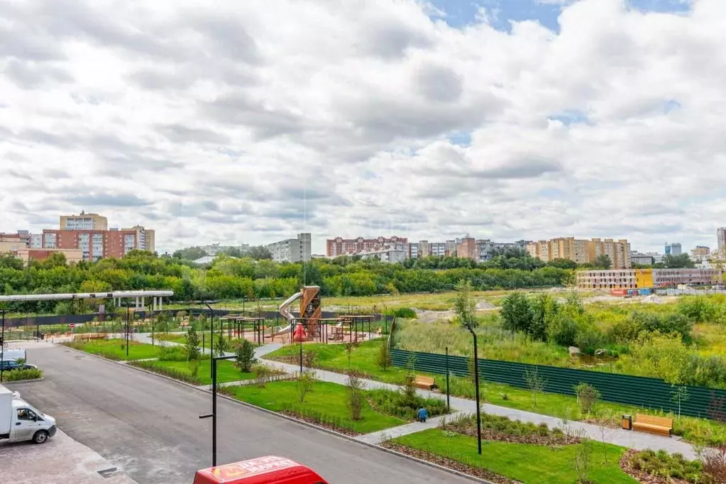 3-к кв. Тюменская область, Тюмень Новгородская ул., 20 (97.5 м) - Фото 1