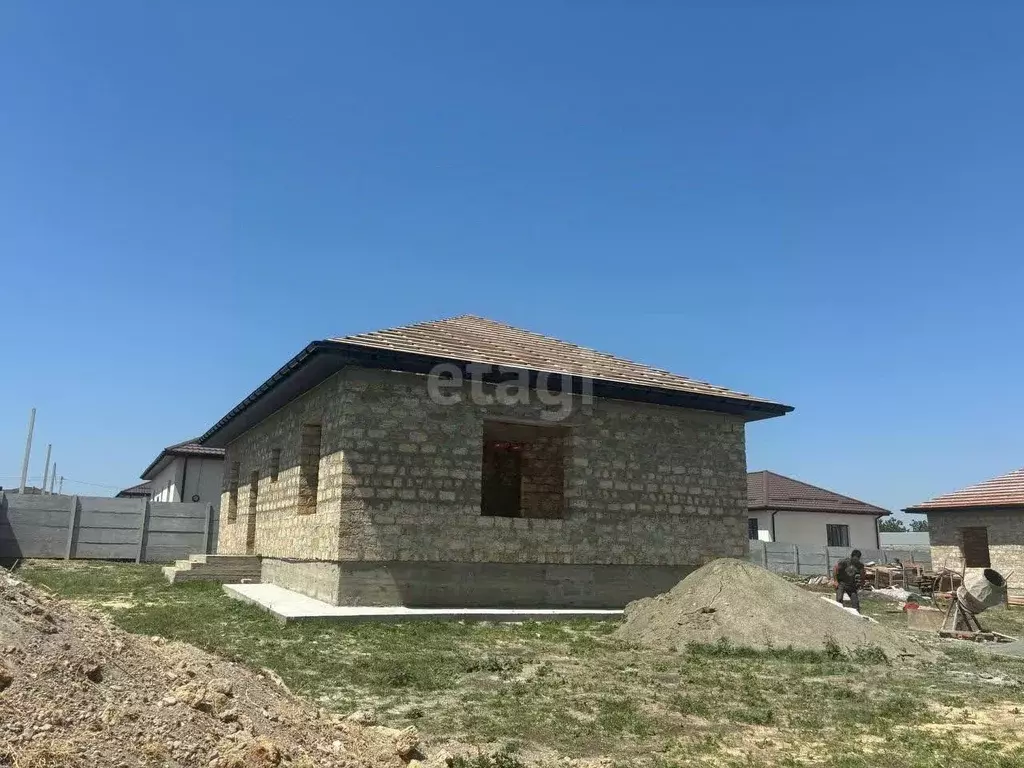 Дом в Крым, Симферопольский район, Трудовское с/пос, с. Строгоновка  ... - Фото 0