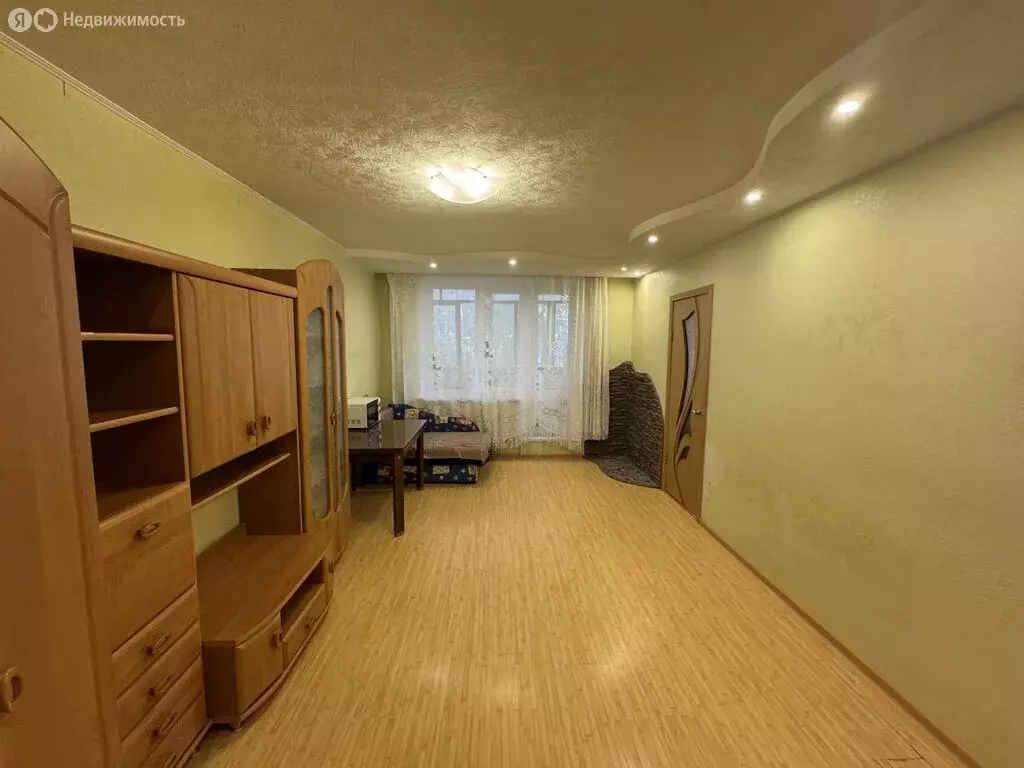 4-комнатная квартира: Березники, улица Свердлова, 15 (73 м) - Фото 1