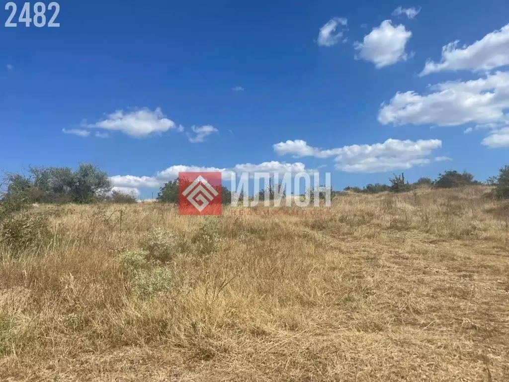 Участок в Крым, Кировский район, Первомайское с/пос, с. Изюмовка ул. ... - Фото 1