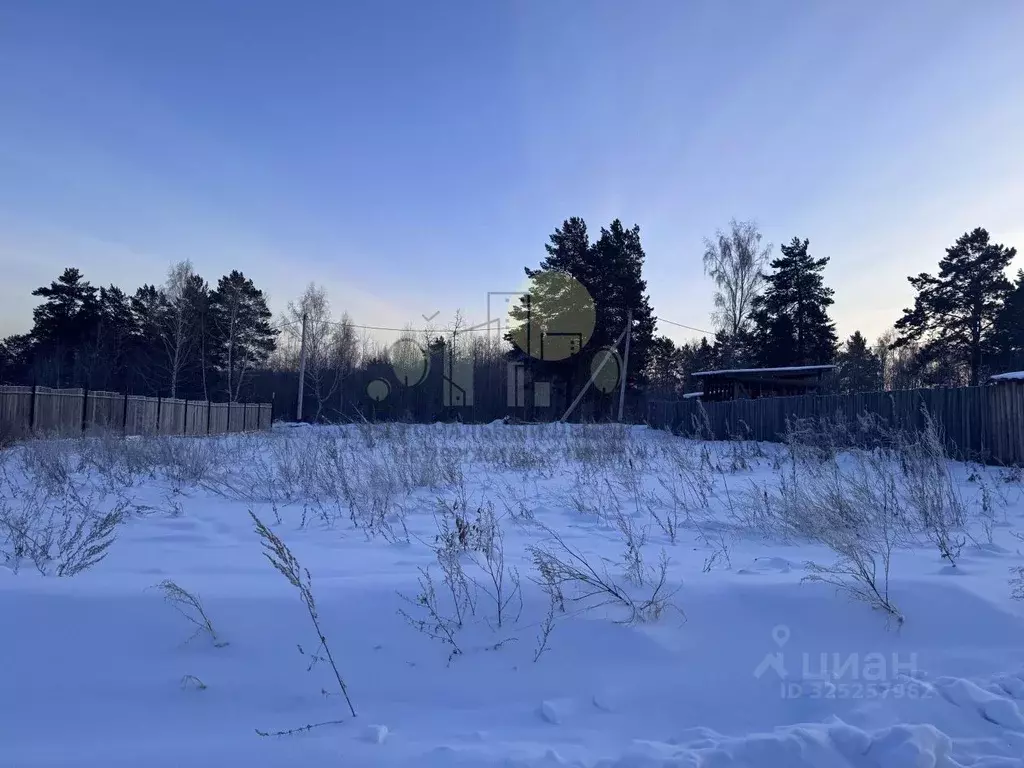 Участок в Иркутская область, Иркутский муниципальный округ, д. Карлук ... - Фото 1