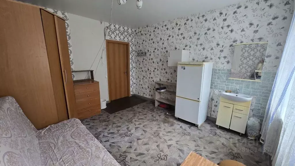 Комната Удмуртия, Ижевск пл. имени 50-летия Октября, 3 (13.8 м) - Фото 1