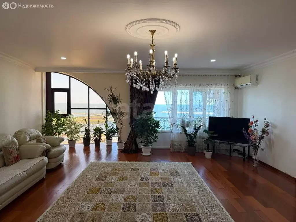 4-комнатная квартира: Махачкала, улица Мирзабекова, 35 (217 м) - Фото 2